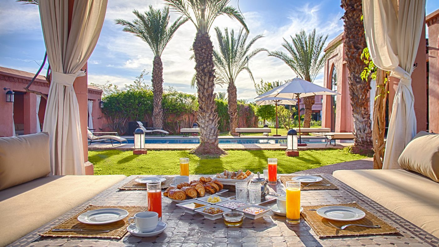 Villa maison d'hôtes à Marrakech jardins et salles communes